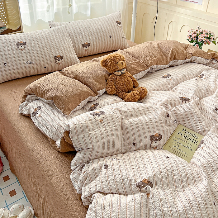 91家纺网 家纺一手货源 找家纺 一比一 2026春夏新款泡芙棉泡芙纱印花四件套-简单款 咖啡狗