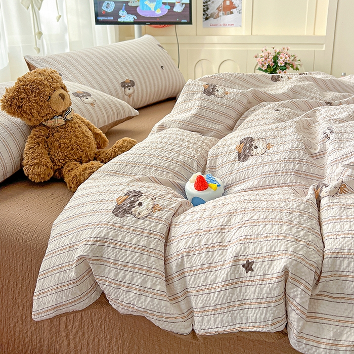 91家纺网 家纺一手货源 找家纺 一比一 2026春夏新款泡芙棉泡芙纱印花四件套-简单款 咖啡狗