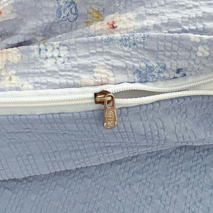 91家纺网 家纺一手货源 找家纺 一比一 2026春夏新款泡芙棉泡芙纱印花四件套-简单款 蓝樱