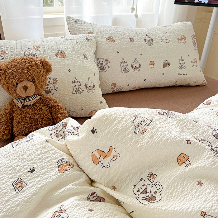 91家纺网 家纺一手货源 找家纺 一比一 2026春夏新款泡芙棉泡芙纱印花四件套-简单款 萌宠派对