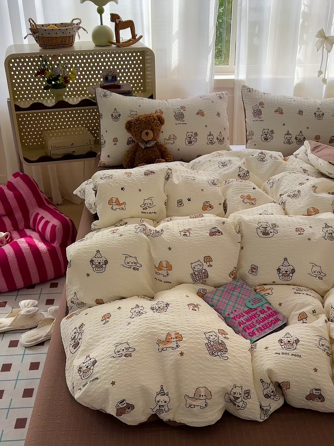 91家纺网 家纺一手货源 找家纺 一比一 2026春夏新款泡芙棉泡芙纱印花四件套-简单款 萌宠派对