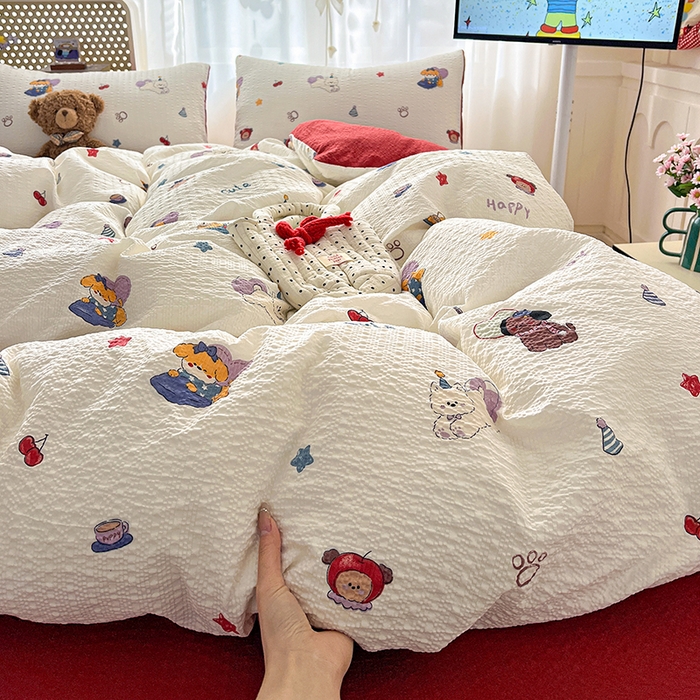 91家纺网 家纺一手货源 找家纺 一比一 2026春夏新款泡芙棉泡芙纱印花四件套-简单款 萌星奇遇