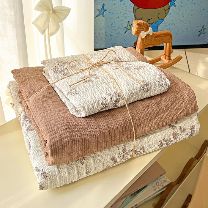 91家纺网 家纺一手货源 找家纺 一比一 2026春夏新款泡芙棉泡芙纱印花四件套-简单款 暮秋