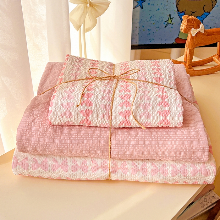 91家纺网 家纺一手货源 找家纺 一比一 2026春夏新款泡芙棉泡芙纱印花四件套-简单款 泡芙小狗