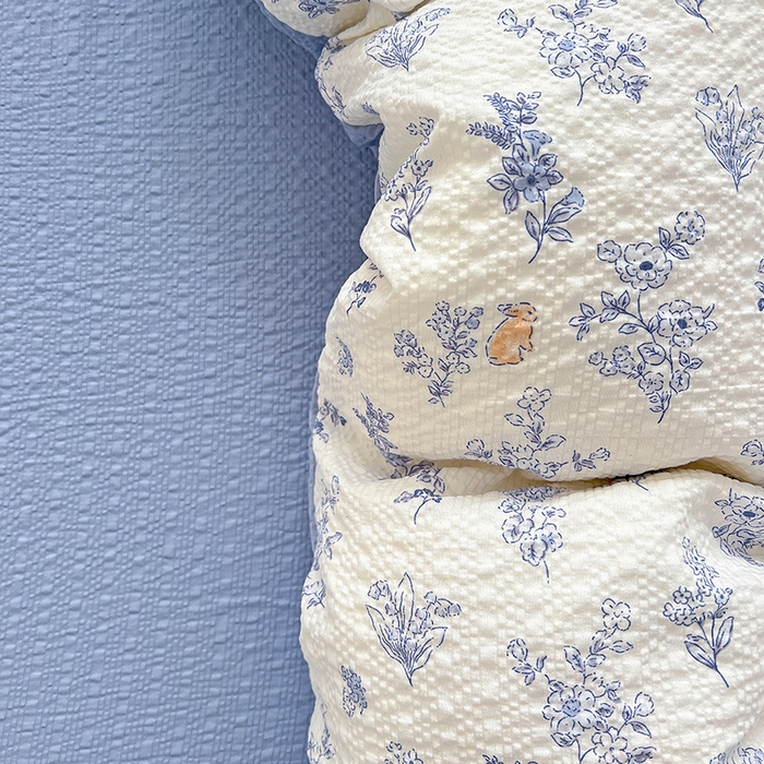 91家纺网 家纺一手货源 找家纺 一比一 2026春夏新款泡芙棉泡芙纱印花四件套-简单款 青花集