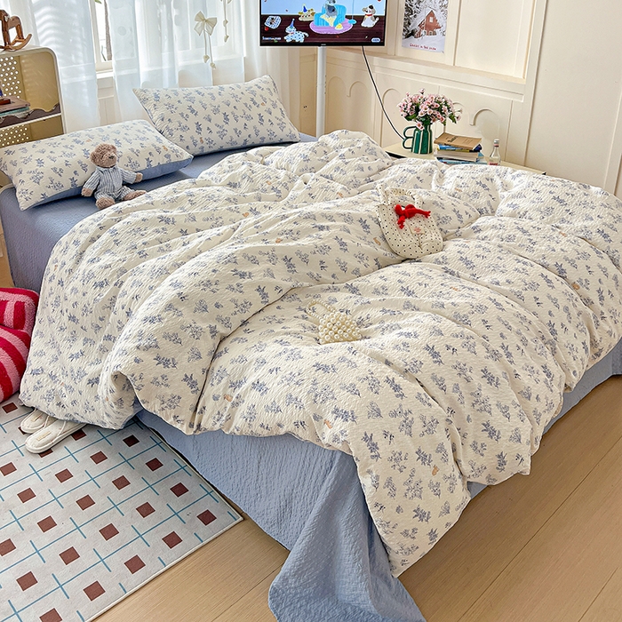 91家纺网 家纺一手货源 找家纺 一比一 2026春夏新款泡芙棉泡芙纱印花四件套-简单款 青花集