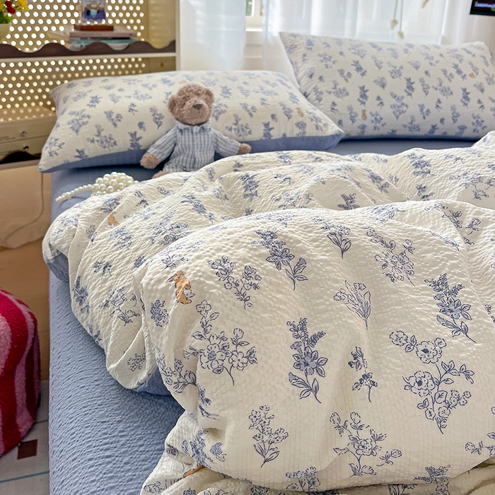 91家纺网 家纺一手货源 找家纺 一比一 2026春夏新款泡芙棉泡芙纱印花四件套-简单款 青花集