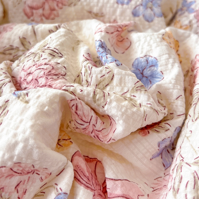 91家纺网 家纺一手货源 找家纺 一比一 2026春夏新款泡芙棉泡芙纱印花四件套-简单款 诗意柔