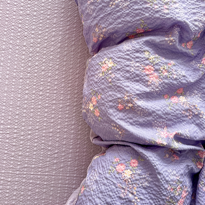 91家纺网 家纺一手货源 找家纺 一比一 2026春夏新款泡芙棉泡芙纱印花四件套-简单款 水云间