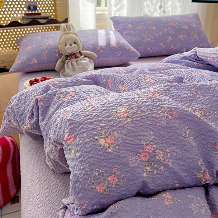 91家纺网 家纺一手货源 找家纺 一比一 2026春夏新款泡芙棉泡芙纱印花四件套-简单款 水云间