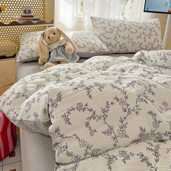 91家纺网 家纺一手货源 找家纺 一比一 2026春夏新款泡芙棉泡芙纱印花四件套-简单款 线条画