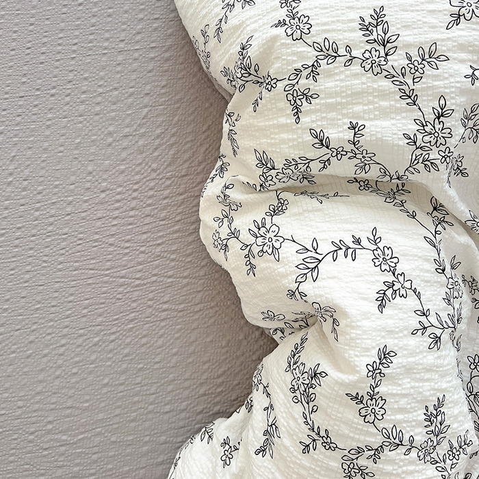 91家纺网 家纺一手货源 找家纺 一比一 2026春夏新款泡芙棉泡芙纱印花四件套-简单款 线条画