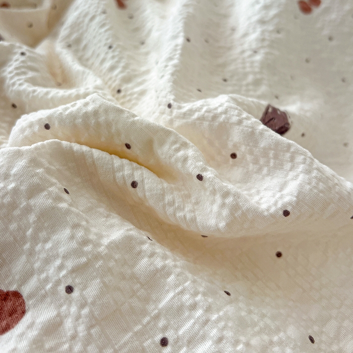 91家纺网 家纺一手货源 找家纺 一比一 2026春夏新款泡芙棉泡芙纱印花四件套-简单款 樱桃波点