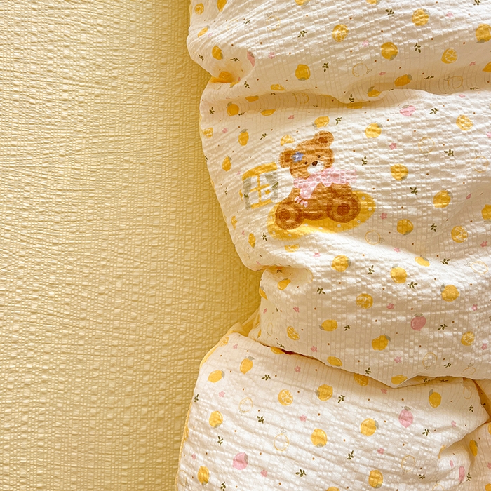 91家纺网 家纺一手货源 找家纺 一比一 2026春夏新款泡芙棉泡芙纱印花四件套-简单款 棕熊宝贝