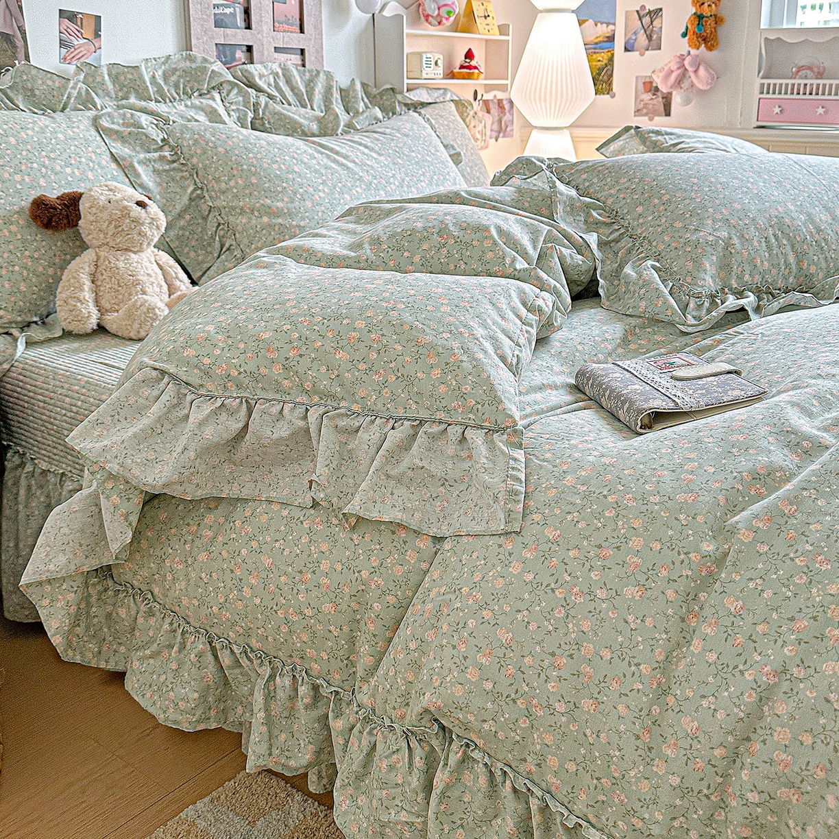 91家纺网 家纺一手货源 找家纺 家维家纺 2026新款（常年不断货）A类全棉夹棉韩系大花边高温砂洗床盖四件套【提供买家秀】 绿芜汀