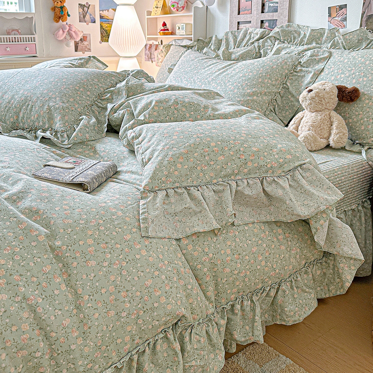 91家纺网 家纺一手货源 找家纺 家维家纺 2026新款（常年不断货）A类全棉夹棉韩系大花边高温砂洗床盖四件套【提供买家秀】 绿芜汀