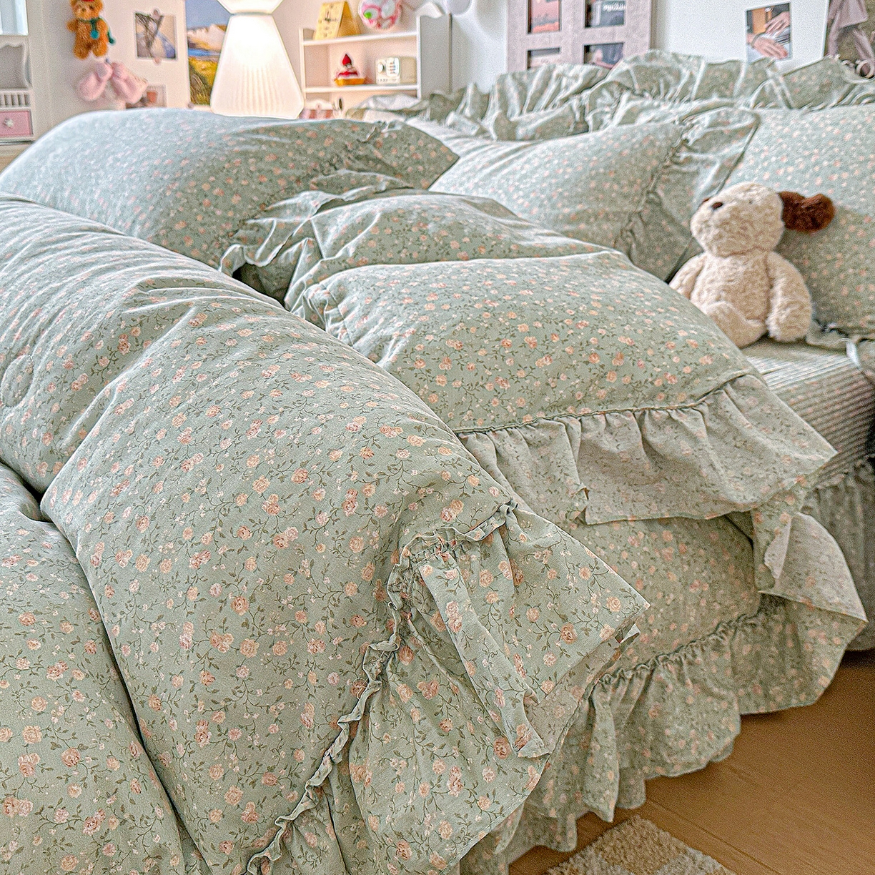 91家纺网 家纺一手货源 找家纺 家维家纺 2026新款（常年不断货）A类全棉夹棉韩系大花边高温砂洗床盖四件套【提供买家秀】 绿芜汀