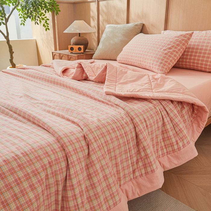 91家纺网 家纺一手货源 找家纺 猎鹿人家纺 2026新款A类水洗棉新疆棉花夏被 被子被芯 夏洛特粉