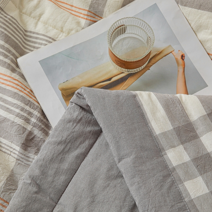 91家纺网 家纺一手货源 找家纺 猎鹿人家纺 2026新款A类水洗棉新疆棉花夏被 被子被芯 夏日芳华灰