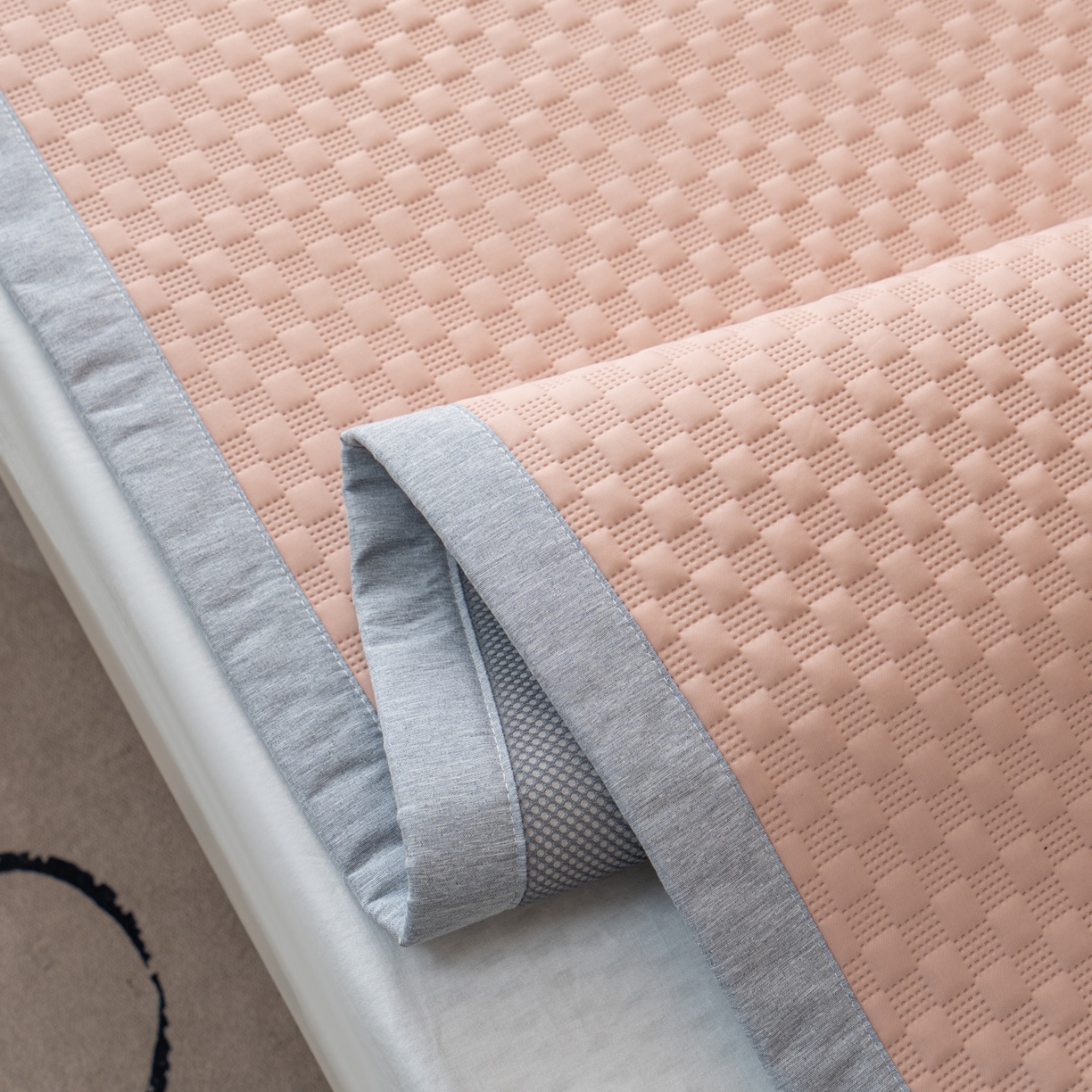 91家纺网 家纺一手货源 找家纺 （总）凌云家纺 2026新款锦纶凉感冰丝席三件套冰格空气席可机洗学生席