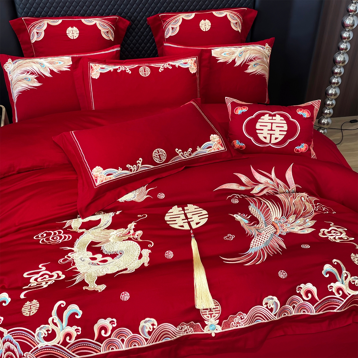 91家纺网 家纺一手货源 找家纺 2026年新款中式亲肤加厚双面磨毛婚庆四件套刺绣多件套龙凤成双