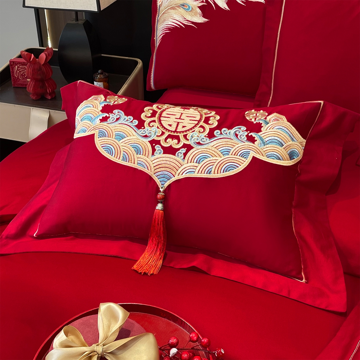 91家纺网 家纺一手货源 找家纺 2026年新款中式亲肤加厚双面磨毛婚庆四件套刺绣多件套龙凤喜悦