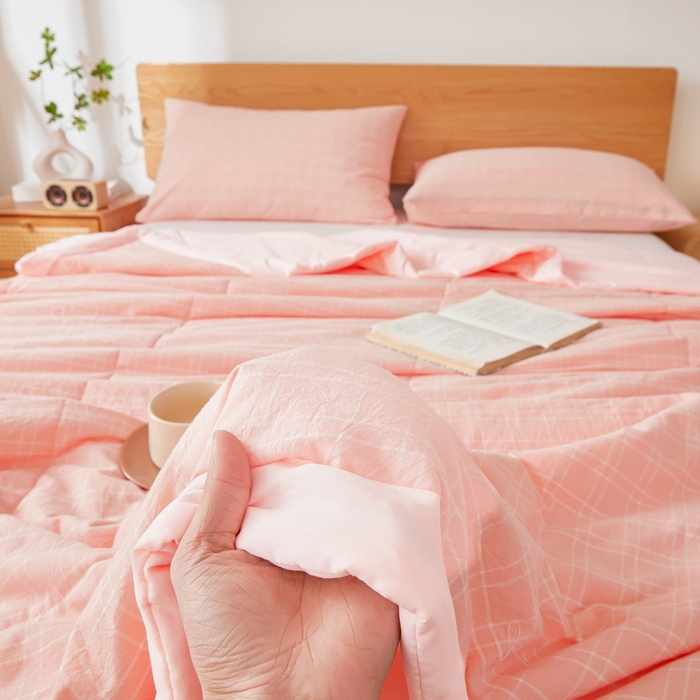 91家纺网 家纺一手货源 找家纺 猎鹿人家纺 2026新款A类水洗棉新疆棉花夏被 被子被芯 海棠粉