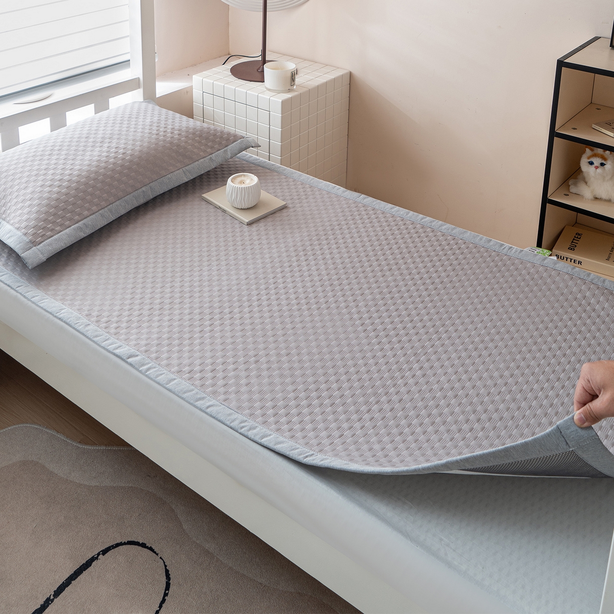 91家纺网 家纺一手货源 找家纺 凌云家纺 2026新款锦纶凉感冰丝席三件套冰格空气席可机洗学生席 冰格空气席-浅灰