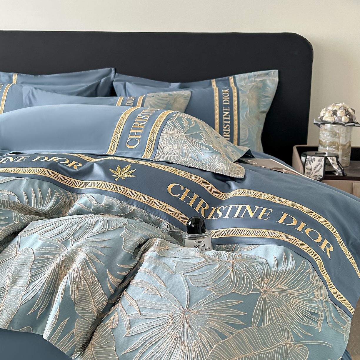 91家纺网 家纺一手货源 找家纺 置顶家纺 2026新款羽枫亲肤提花刺绣四件套 羽枫-宾利蓝