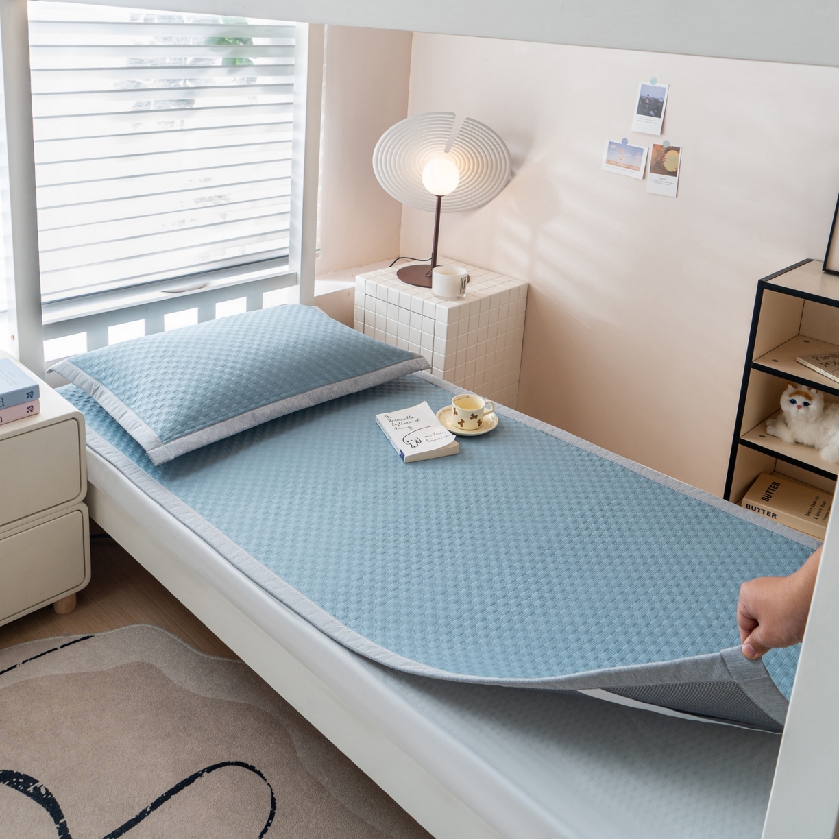 91家纺网 家纺一手货源 找家纺 凌云家纺 2026新款锦纶凉感冰丝席三件套冰格空气席可机洗学生席 冰格空气席-雅蓝