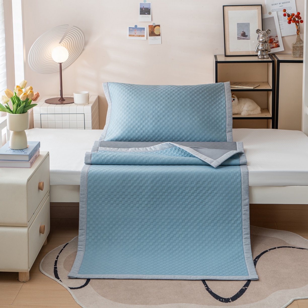 91家纺网 家纺一手货源 找家纺 凌云家纺 2026新款锦纶凉感冰丝席三件套冰格空气席可机洗学生席 冰格空气席-雅蓝