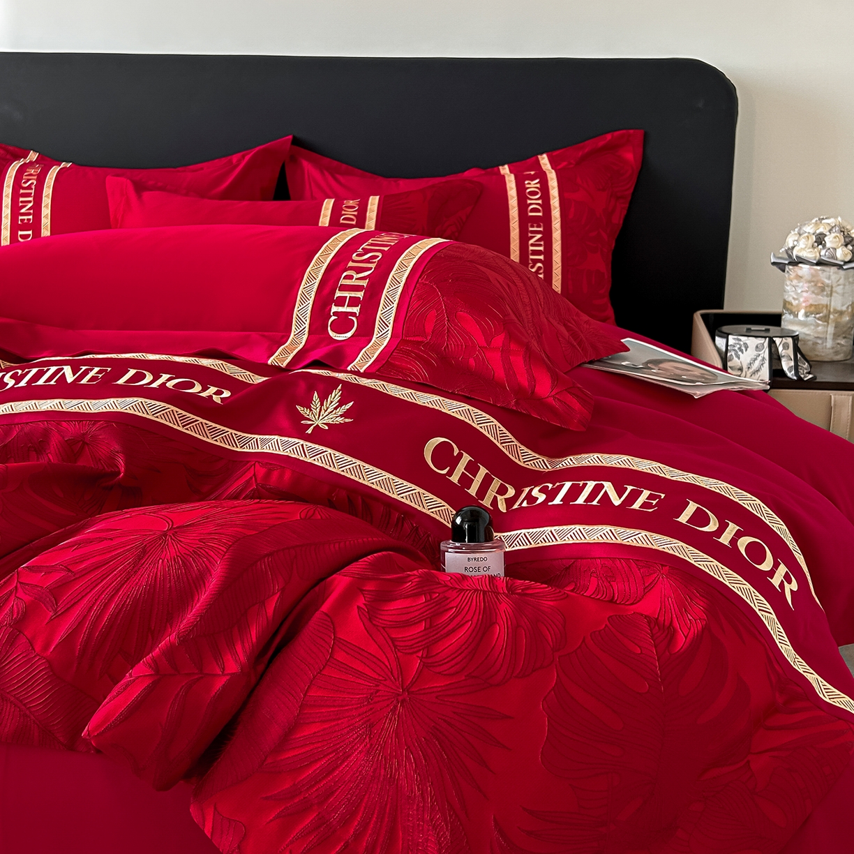 91家纺网 家纺一手货源 找家纺 置顶家纺 2026新款羽枫亲肤提花刺绣四件套 羽枫-大红