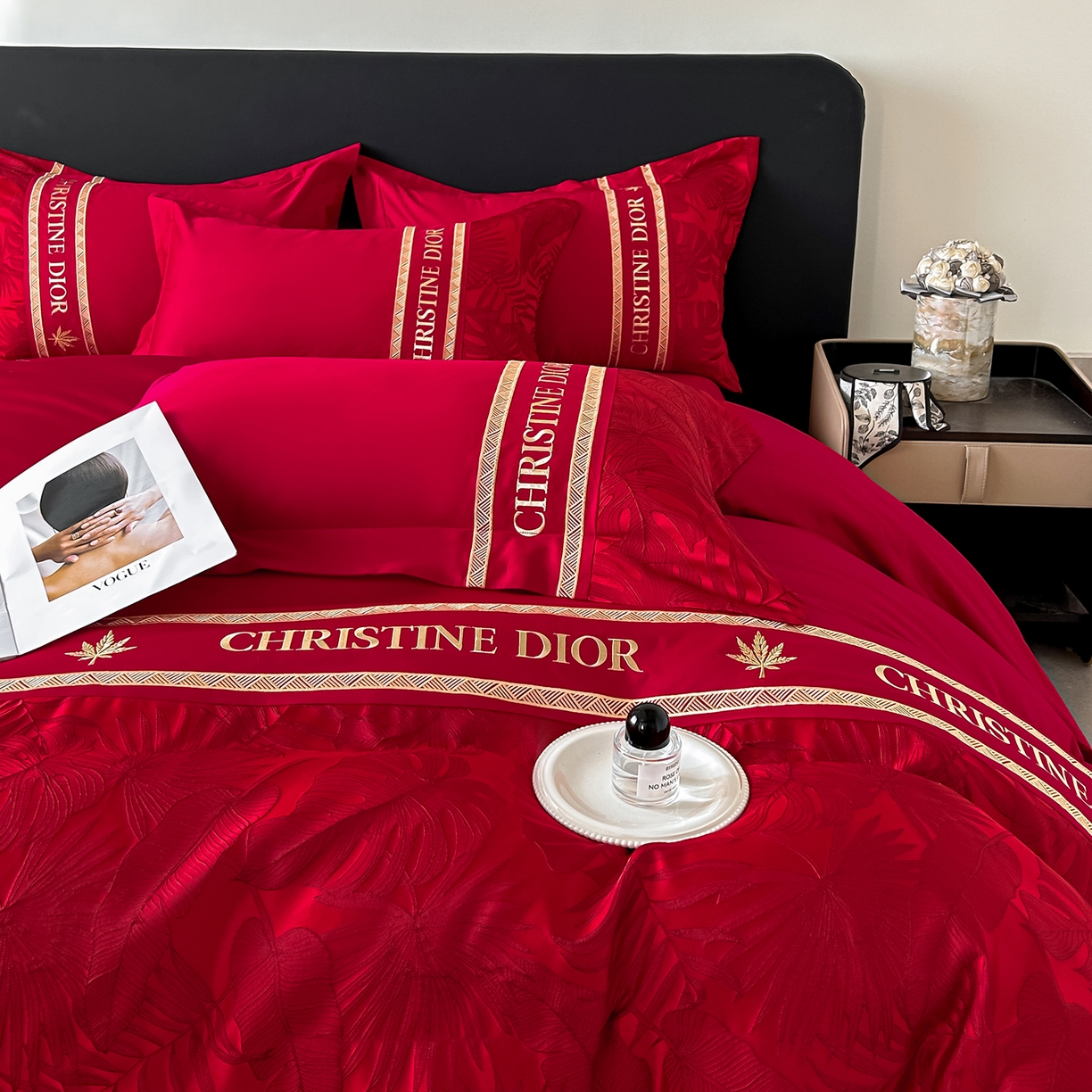 91家纺网 家纺一手货源 找家纺 置顶家纺 2026新款羽枫亲肤提花刺绣四件套 羽枫-大红