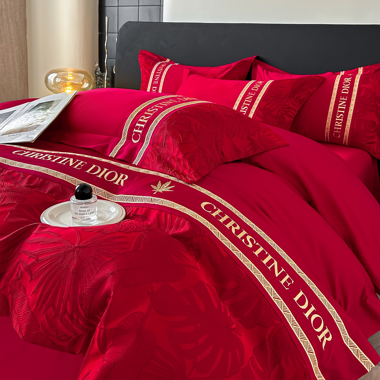 91家纺网 家纺一手货源 找家纺 置顶家纺 2026新款羽枫亲肤提花刺绣四件套 羽枫-大红