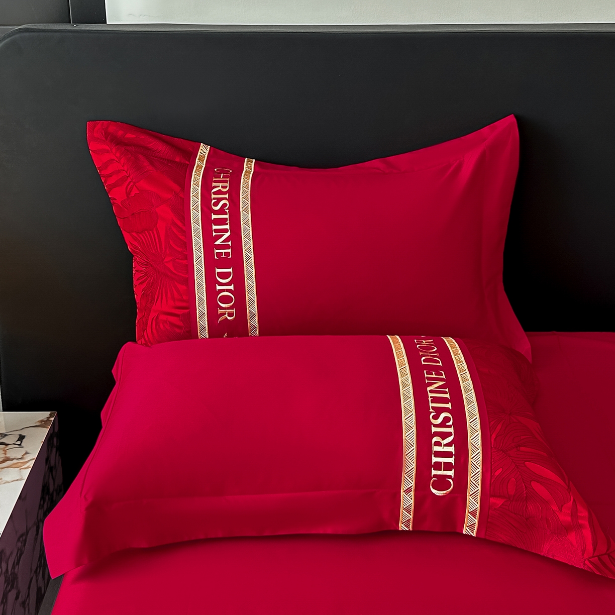 91家纺网 家纺一手货源 找家纺 置顶家纺 2026新款羽枫亲肤提花刺绣四件套 羽枫-大红