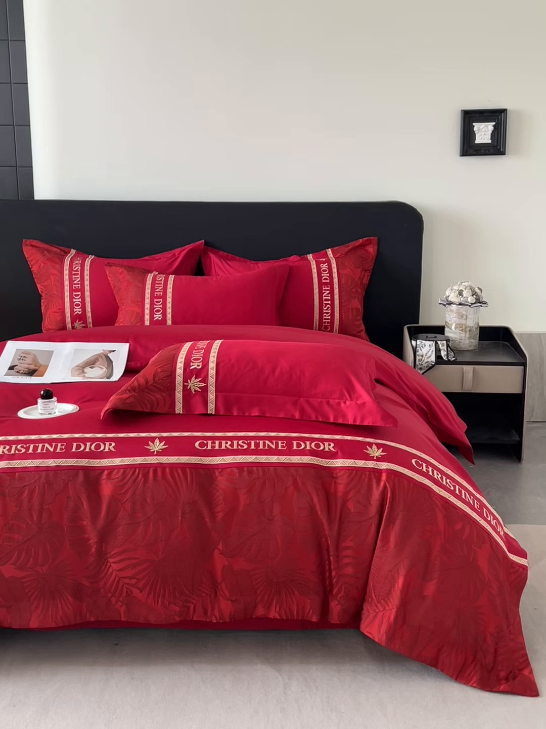 91家纺网 家纺一手货源 找家纺 置顶家纺 2026新款羽枫亲肤提花刺绣四件套 羽枫-大红