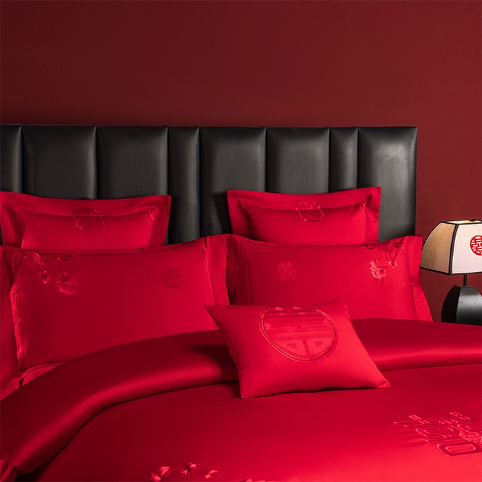 91家纺网 家纺一手货源 找家纺 博之洋婚庆 2026新款新中式亲肤棉婚庆大红刺绣系列四件套 甜蜜爱恋-红