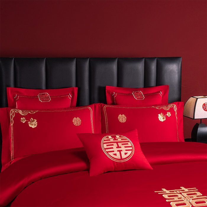 91家纺网 家纺一手货源 找家纺 博之洋婚庆 2026新款新中式亲肤棉婚庆大红刺绣系列四件套 甜蜜爱恋-金