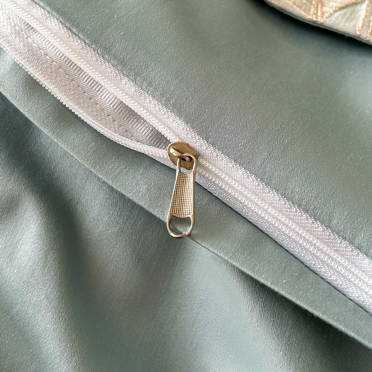 91家纺网 家纺一手货源 找家纺 置顶家纺 2026新款羽枫亲肤提花刺绣四件套 羽枫-繁星蓝