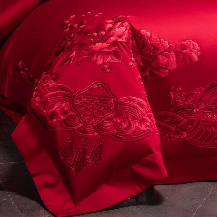 91家纺网 家纺一手货源 找家纺 博之洋婚庆 2026新款新中式亲肤棉婚庆大红刺绣系列四件套 甜蜜爱恋-红
