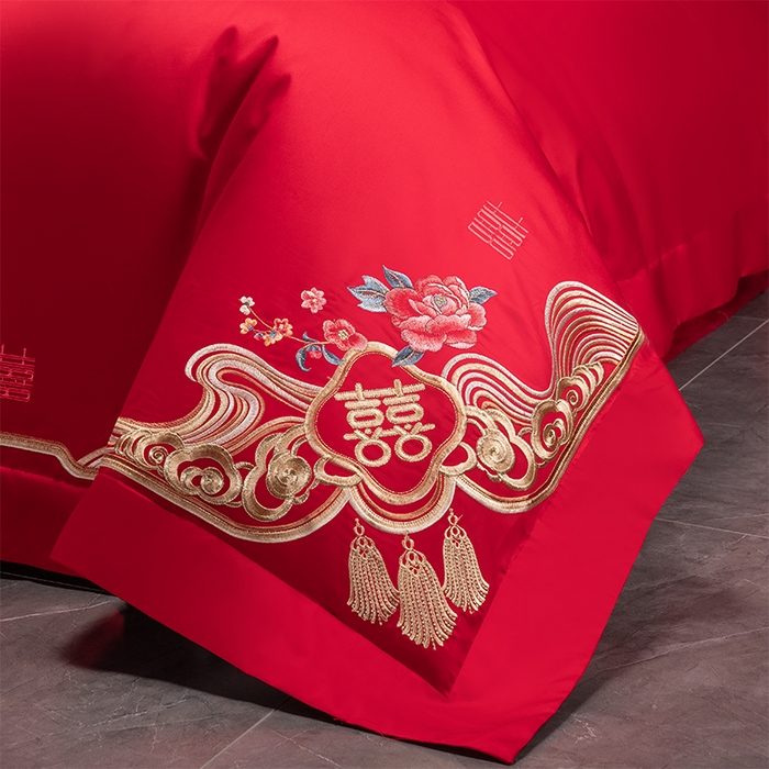 91家纺网 家纺一手货源 找家纺 博之洋婚庆 2026新款新中式亲肤棉婚庆大红刺绣系列四件套 花田喜事
