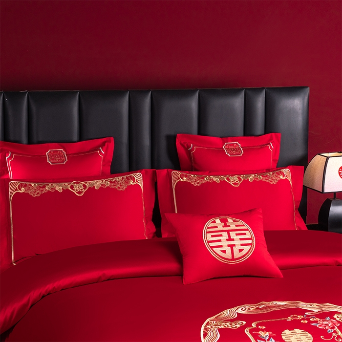 91家纺网 家纺一手货源 找家纺 博之洋婚庆 2026新款新中式亲肤棉婚庆大红刺绣系列四件套 花田喜事