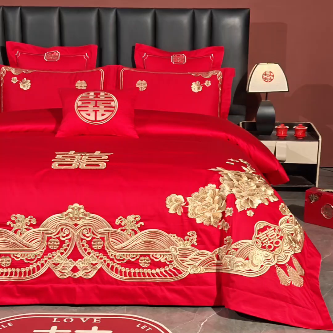 91家纺网 家纺一手货源 找家纺 博之洋婚庆 2026新款新中式亲肤棉婚庆大红刺绣系列四件套 甜蜜爱恋-金