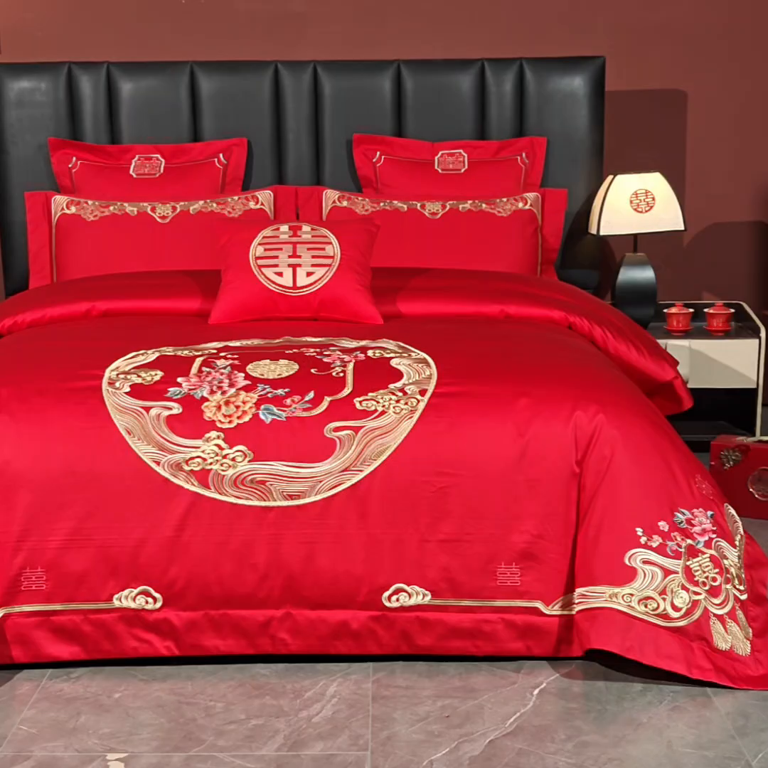 91家纺网 家纺一手货源 找家纺 博之洋婚庆 2026新款新中式亲肤棉婚庆大红刺绣系列四件套 花田喜事