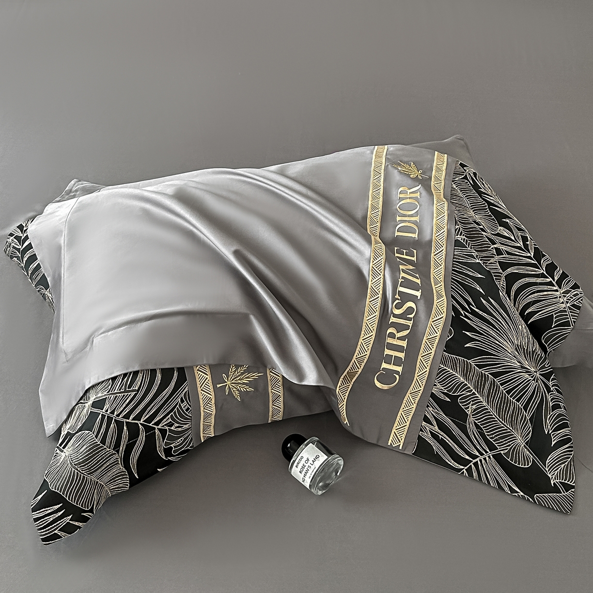 91家纺网 家纺一手货源 找家纺 置顶家纺 2026新款羽枫亲肤提花刺绣四件套 羽枫-高级灰