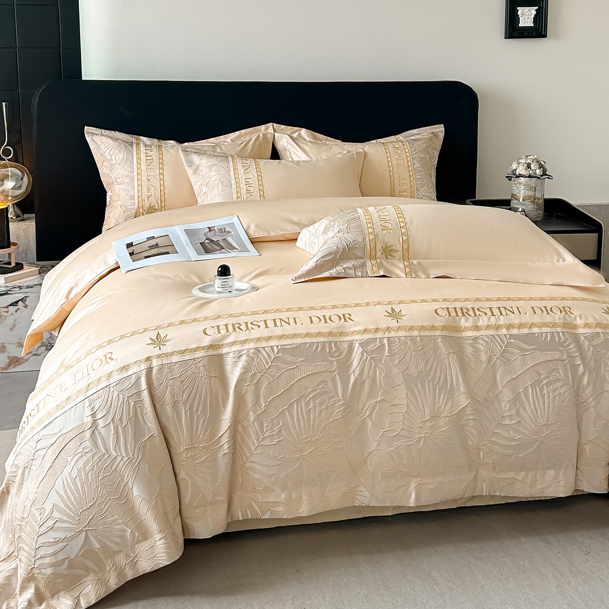 91家纺网 家纺一手货源 找家纺 置顶家纺 2026新款羽枫亲肤提花刺绣四件套 羽枫-浅香槟