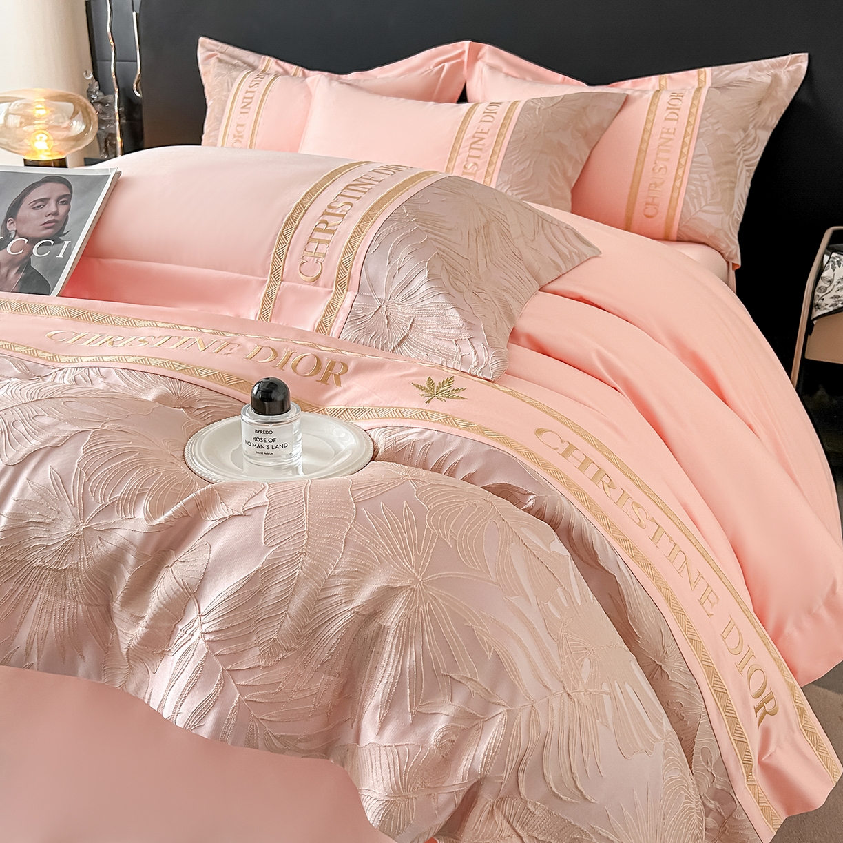 91家纺网 家纺一手货源 找家纺 置顶家纺 2026新款羽枫亲肤提花刺绣四件套 羽枫-玉粉