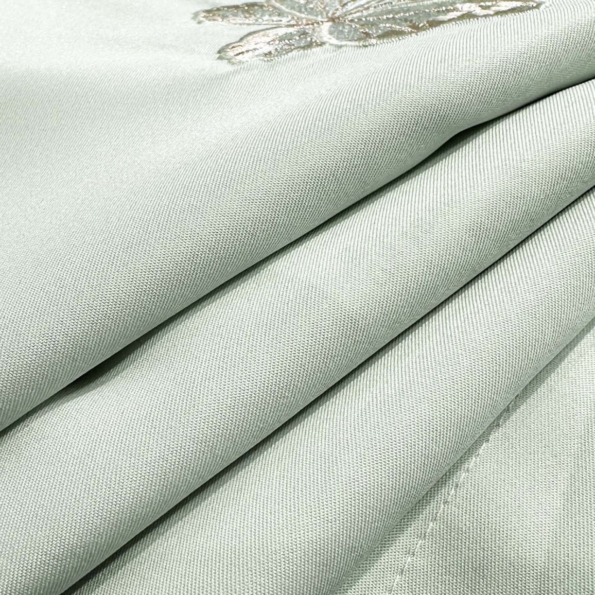 91家纺网 家纺一手货源 找家纺 七七家纺 2026新款浮雕亲肤棉刺绣四件套-迪拉系列 迪拉-嫩绿