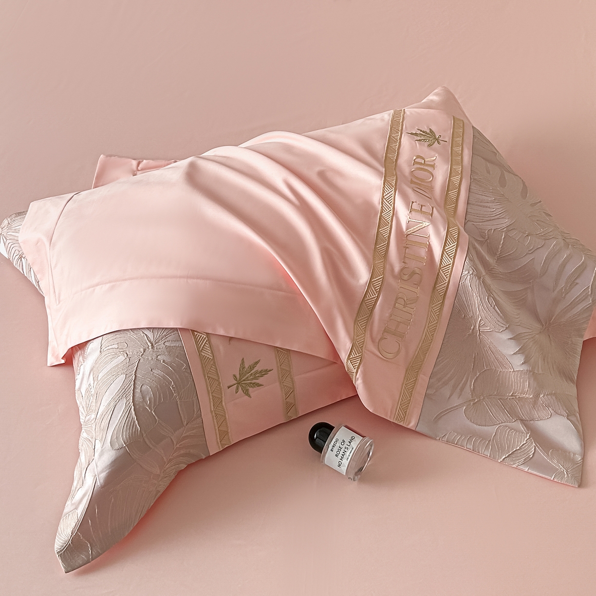 91家纺网 家纺一手货源 找家纺 置顶家纺 2026新款羽枫亲肤提花刺绣四件套 羽枫-玉粉