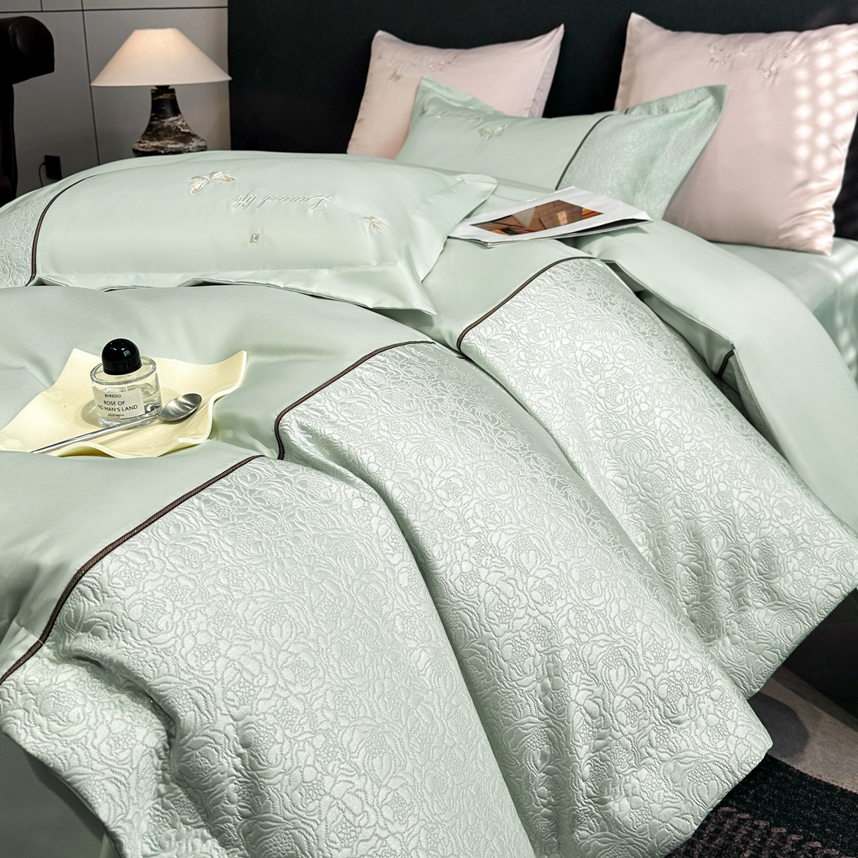 91家纺网 家纺一手货源 找家纺 七七家纺 2026新款浮雕亲肤棉刺绣四件套-迪拉系列 迪拉-嫩绿